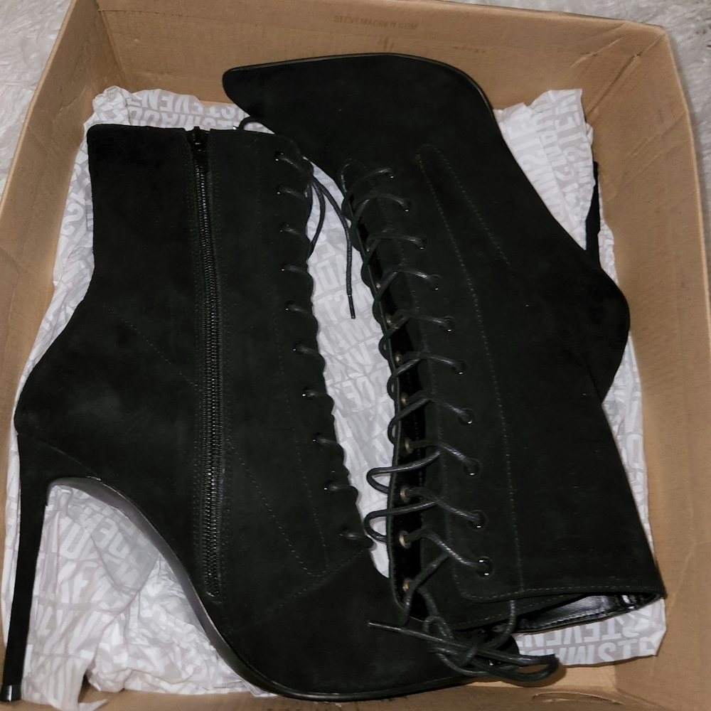 Steve Madden black heeled suede booties